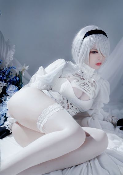小媳妇看电视剧