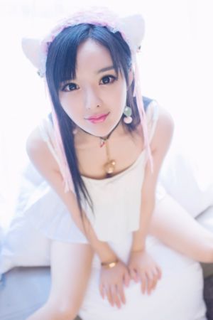 不穿内衣的瑜伽教练