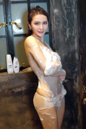 饭桌上故意张开腿让公在线看