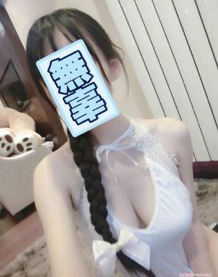一边亲着一面膜下奶