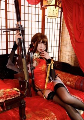 巨乳女士官