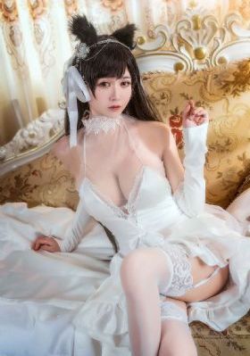 从后面挺进朋友未婚妻视频
